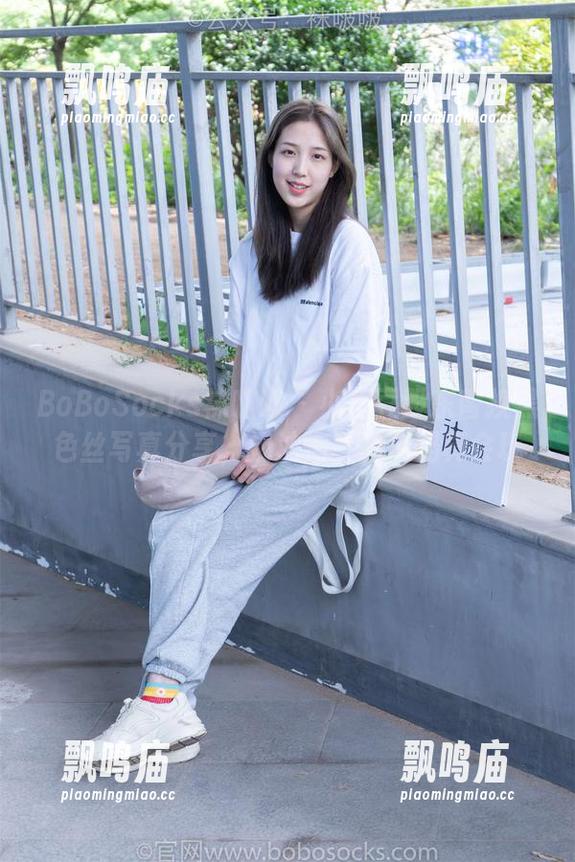 BoBoSocks袜啵啵-小甜豆 BoBoSocks袜啵啵 - 小甜豆股东替换黑色丝写真分享,奶油泡芙的戏码真会玩