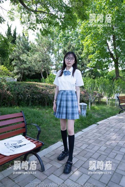 BoBoSocks袜啵啵 - 稚予的袜子派对：举起白棉，精选美图带你找乐子。