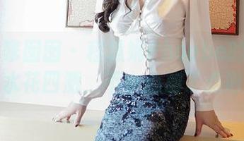 Feilin嗲囡囡 – 程慧娴Phoebe的浴缸私拍，水花四溅，不小心加了点泡沫？