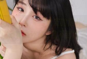 翻翻Jang Joo(장주)女友的照片：这角度到底是有心还是…找不到镜子？