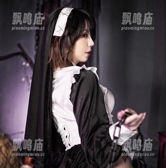 Leah梓未新作，肉丝写真让人无奈又心痒。