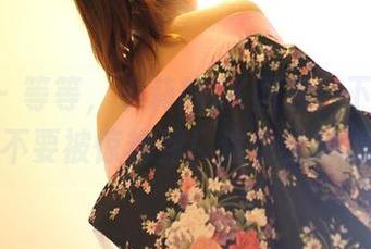 ROSI – 等等，小莉的JK图包，下载的时候注意不要被惊艳到！这也太随意了吧！