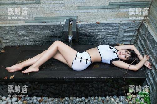 TuiGirl推女郎-李丽莎 TuiGirl推女郎 - 闪光灯下的李丽莎,白裙的私房图片,有点犯规了吧!