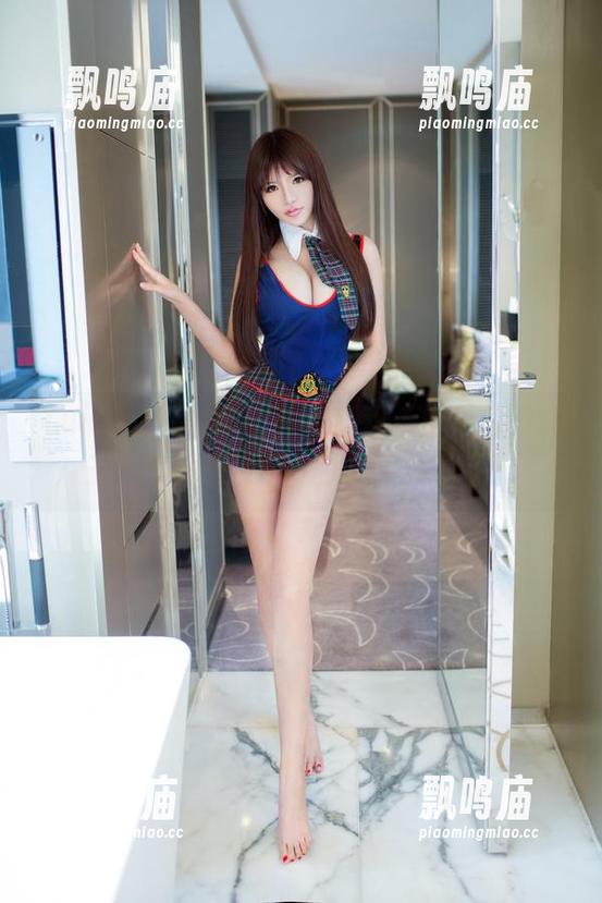 TuiGirl推女郎 - 图包狂欢，松果儿的女王气场——好吧，我放弃抵抗了。