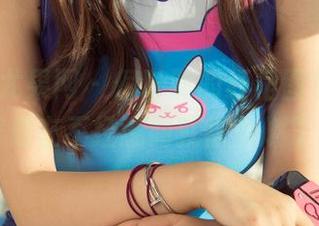 UGirls尤果网 – 倪叶腾的红裙图包，情绪好像在不经意间就被点燃了。