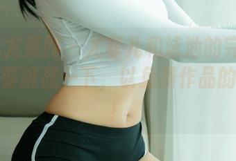 UGirls尤果网 – 尤菲儿和泳池的完美邂逅，要不要挑战一下，以免费作品的名义吧！