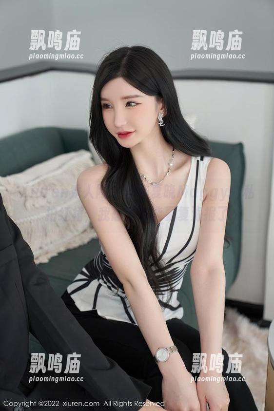 Xiuren秀人网-夏晓Maggy Xiuren秀人网 - 看着夏晓Maggy的私拍红裙,我想我可能要复海报了