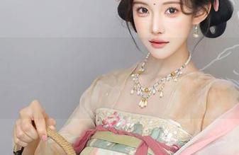 Xiuren秀人网 – 希雅sia白色写真，雾霭迷离的大海和我…好吧，先不想那么多。
