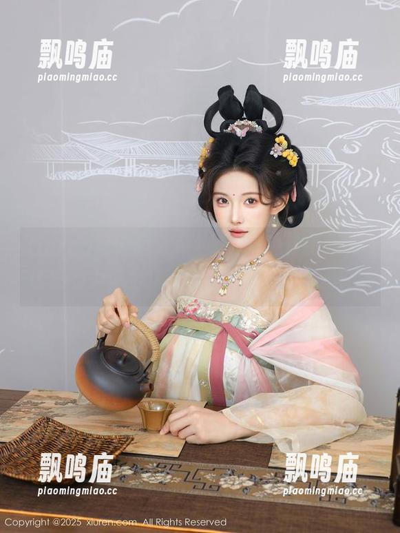 Xiuren秀人网-希雅sia Xiuren秀人网 - 希雅sia白色写真,雾霭迷离的大海和我...好吧,先不想那么多。
