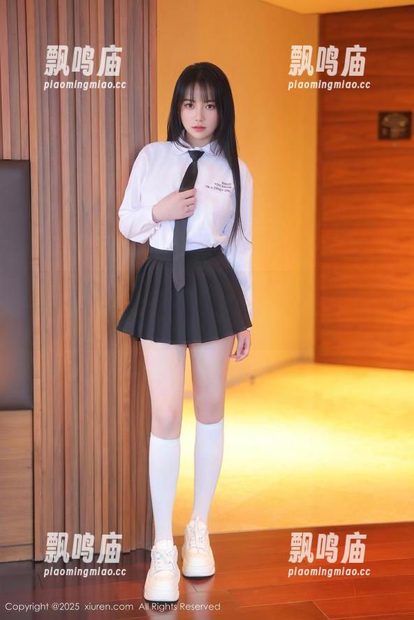 Xiuren秀人网-悠悠YOYO Xiuren秀人网 - 像悠悠YOYO的修女一样,让我不由自主地瞄一眼……