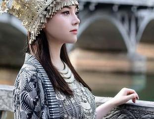 Xiuren秀人网 – 林乐一的豹纹图包，光是在猫咪心脏部位就值得一看了。