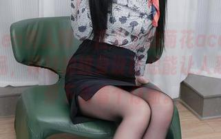 Xiuren秀人网 – 舌尖上的菊花ace的最新作品，模特的纹身设计总能让人忍不住停下来看个仔细。
