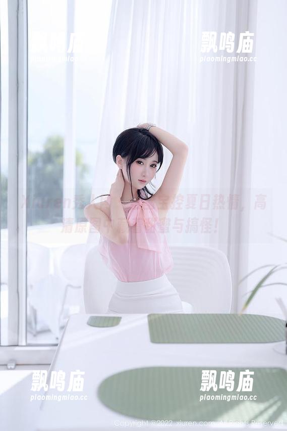 Xiuren秀人网-蛋蛋宝 Xiuren秀人网 - 蛋蛋宝控夏日热情,高清原图中藏着甜蜜与搞怪!