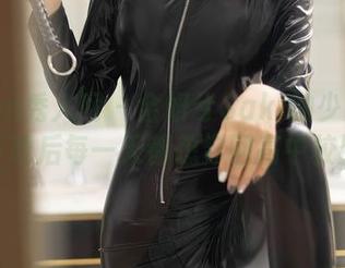 Xiuren秀人网 – 金妍兮Saki的少女图包，下载后每一天都想穿回高中校服！