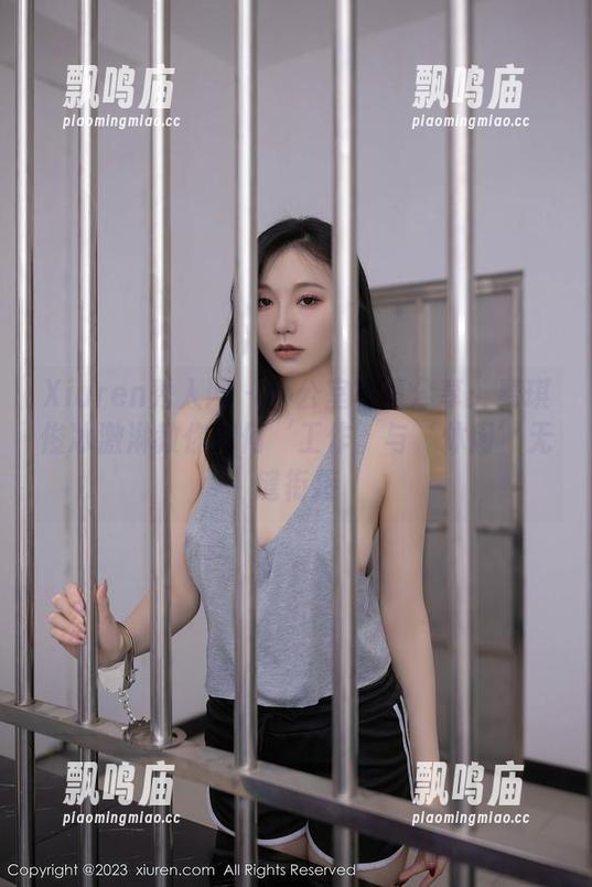 Xiuren秀人网-麦琪绫冰激淋 Xiuren秀人网 - 办公室写真分享:麦琪绫冰激淋教你如何‘工作’与‘休闲’无缝衔接