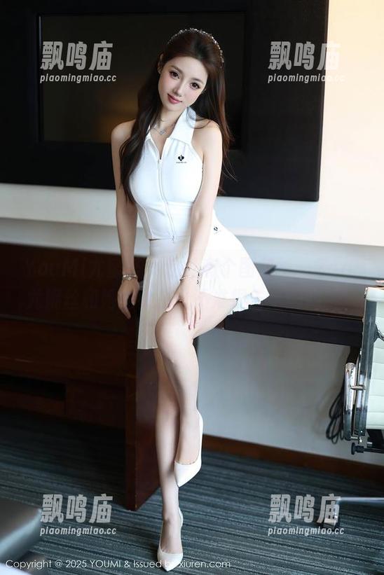YouMi尤蜜荟-Egg-尤妮丝 YouMi尤蜜荟 - 这儿有个图集——Egg-尤妮丝和她的女孩,不准报告给妈妈哦!