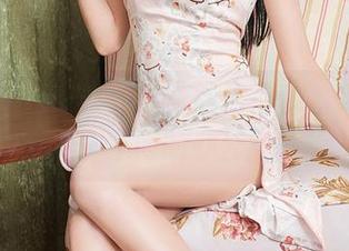 YouMi尤蜜荟 – 当美图遇上OL，易阳的作品给你不同的办公室体验。