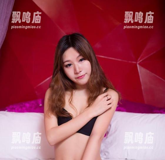 YouWu尤物馆-木木hanna YouWu尤物馆 - 哇,木木hanna又发布最新照片了,那个礼服是从梦里滑出的吧?