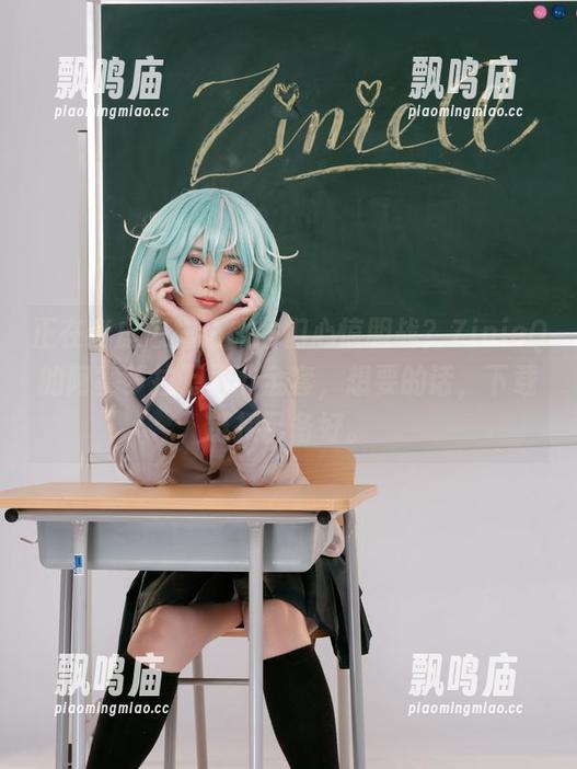 正在考虑怎样让邻居们心惊胆战？ZinieQ的阿塞萝拉万圣节全套，想要的话，下载链接已备好。