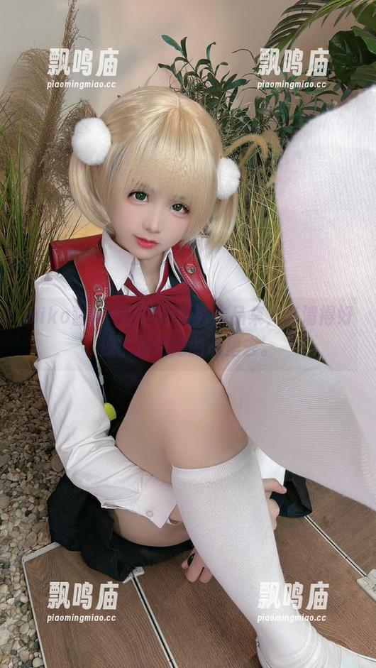 miko酱ww miko酱ww的学姐系列作品集,高清得好像能摸到她的心里去。
