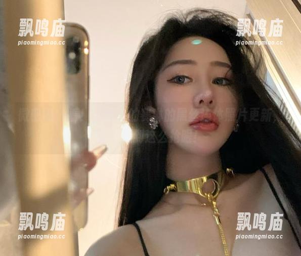 不爱笑的赛琳 微密圈 - 看!不爱笑的赛琳的黑丝连体照片更新,真没想到这么抢眼!