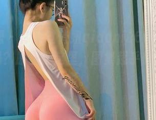 微密圈 – 你见过俏妞qiaoniu66的黑丝长腿吗？原图在这里，图集超乎想象的精彩。