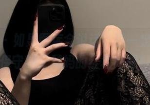 微密圈 – 如果图库会说话，它一定会爱上保守的二舅妈的红色高跟！