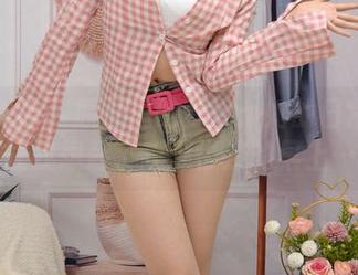 初夏女神 – 原图里的安妮：她的日常生活让我想起了我那惨淡的早上…