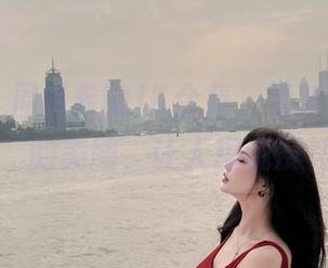 微密圈 – 周妍希的JK合集，绝对是值得“败家”的美图，让人想沉浸其中。