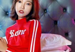 嗲囡囡 – 施忆佳KITTY全集：原图与油亮写真，之间显而易见的“我为啥没喝到这水”的心酸。