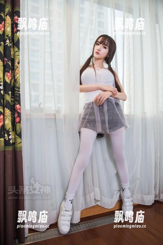 头条女神-李丽莎 头条女神 - 你没看错,李丽莎的长腿真的是一秒吸睛的那种。