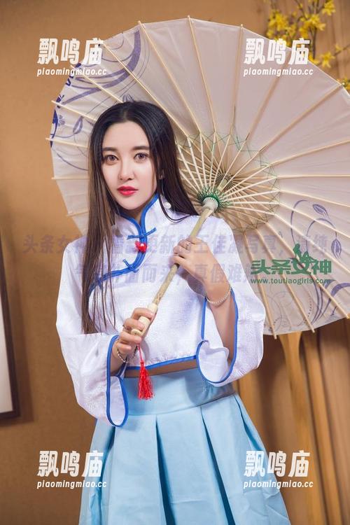 头条女神 - 看新更新的王佳凝写真，清纯气息扑面而来，真假难辨。