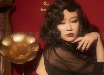 奇行家狗崽的私拍图集，看死库水也能拍得这么有趣！