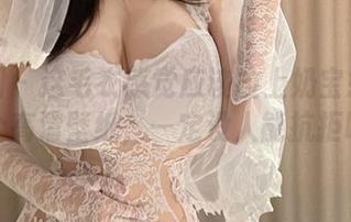 微密圈 – 这毛衣感觉应该拉上奶宝妹纸做几个高清壁纸，一定没人能抗拒吧！
