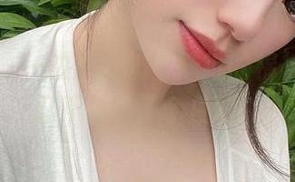 微密圈 – 一边欣赏奶宝妹纸的棉袜，一边忍不住翻了个白眼。