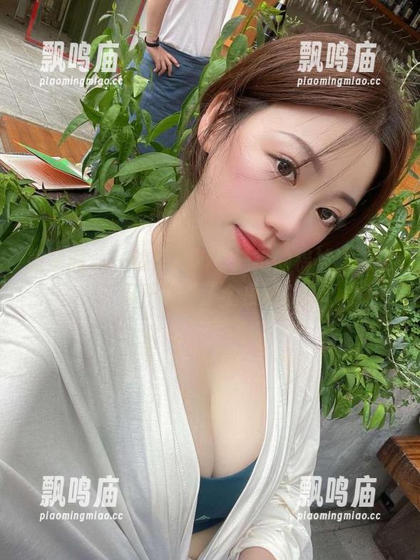 微密圈 - 一边欣赏奶宝妹纸的棉袜，一边忍不住翻了个白眼。