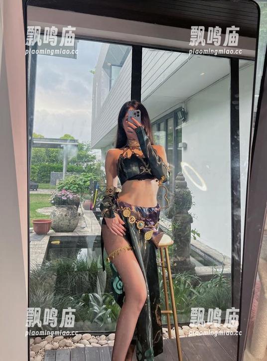 小玉吃果冻 微密圈 - 小玉吃果冻的马甲线合集,哪儿那么容易就完结了…