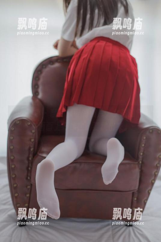少女秩序-鹿可 少女秩序 - 翻到鹿可的照片,女孩的气息在画面上好像随时要跳出来。