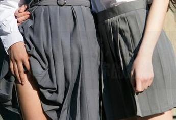 尤果网 – 写真集看过来，研依在礼服下的样子绝对打破你的想象！