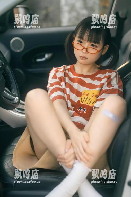幼水铃衣 直击心底!幼水铃衣的职业装资源太让人想回去重新打扮了——才不会承认我受影响。