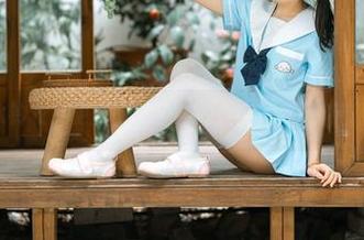 看！幼水铃衣又更新美图了，纯白亮得我眼睛都要晕了！