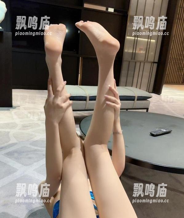 微密圈 - 新鲜出炉的女友合集，徐莉芝Booty又把我们带进她的奇妙世界。