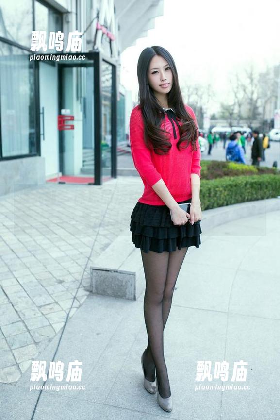 推女郎 - 谭冰的运动表演：图库中的喜感与动感的完美结合！