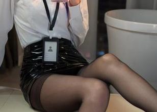 在无影喵喵Ghost的套图里，美图的秘密错落在每个角落。