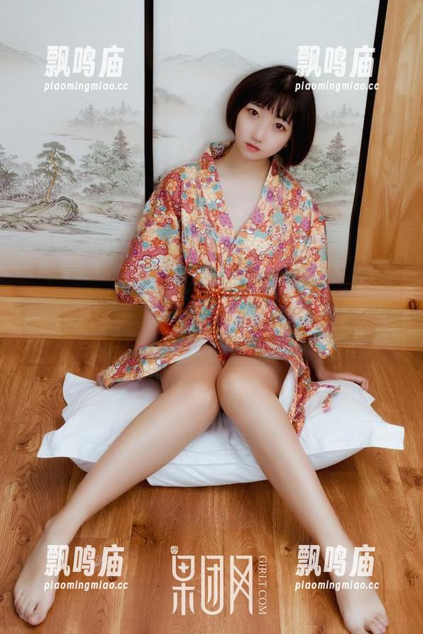果团网-丁晓楠 果团网 - 丁晓楠的蕾丝系列,有种突如其来的美图扑面而来,像是变幻莫测的彩虹。