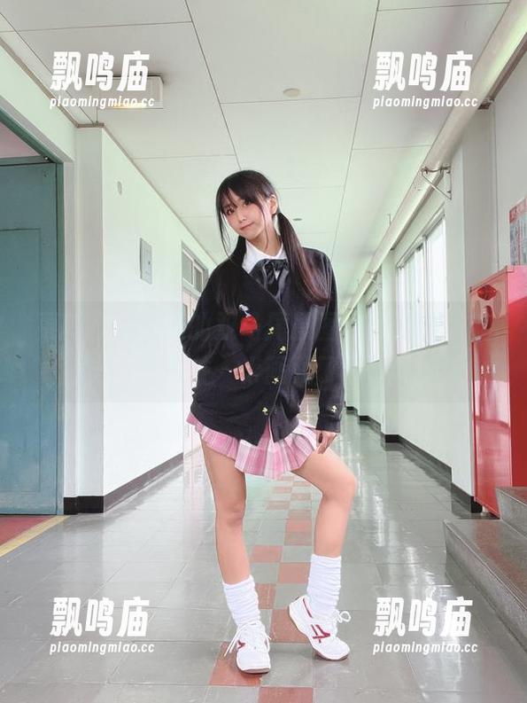 更新呀，柳丸的双马尾原图，光是头发就占住一半画面了！