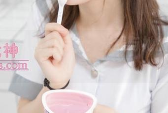 梦丝女神 – 私拍特辑：米线与她的连裤袜小宇宙