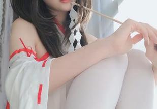 纸飞机下的白银81日常，下载你不亏！