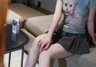 秀人网 – UU酱在线，新作蓝色比基尼，让我想买票去海边！