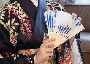 秀人网 – 看这制服写真，lucky咏丹的原图所传递的气氛居然有点……